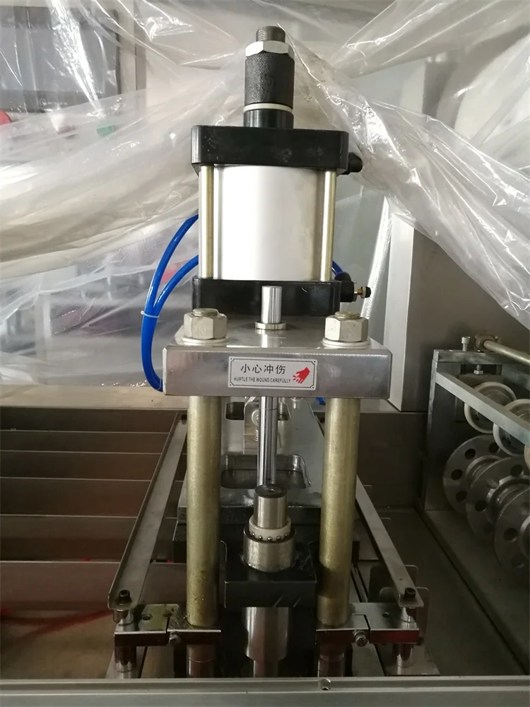 
Automatic Plastic Take Away Food Container Box Making Machine 