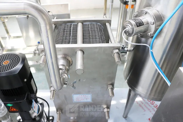 1000liter to 1500liter/hr Soda Water Mixing and Making Machine / Mixer machine carbonated drink beverage co2 mixer