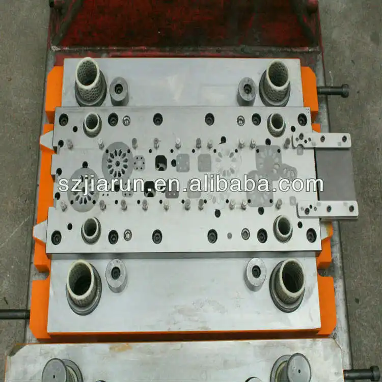 automatic interlocked two-row progressive punch die