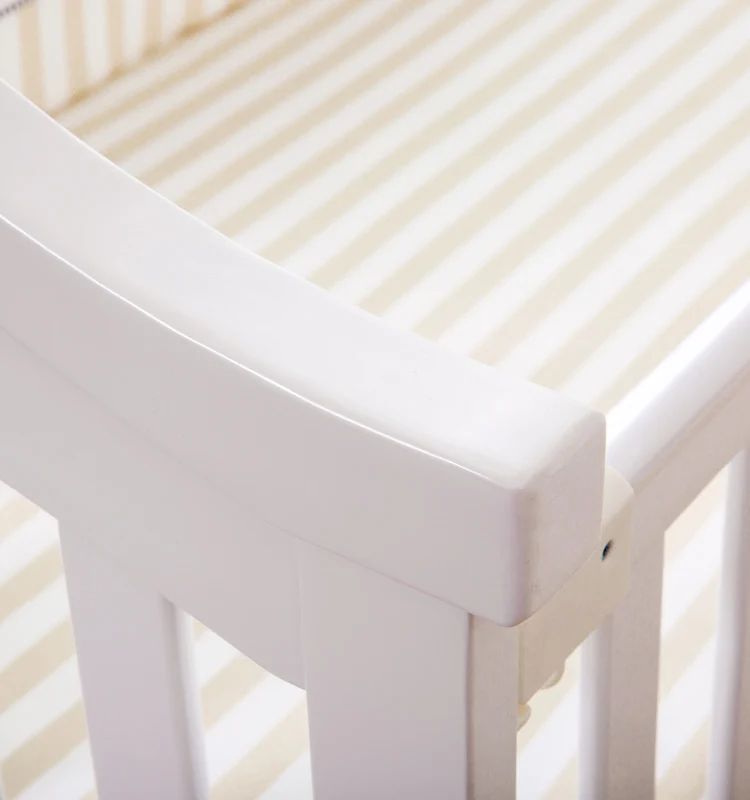 4-in-1 Luxury White Pine Wooden Non Toxic Baby Crib Safe Painted Bedstand Wood Bassinet Single Cot