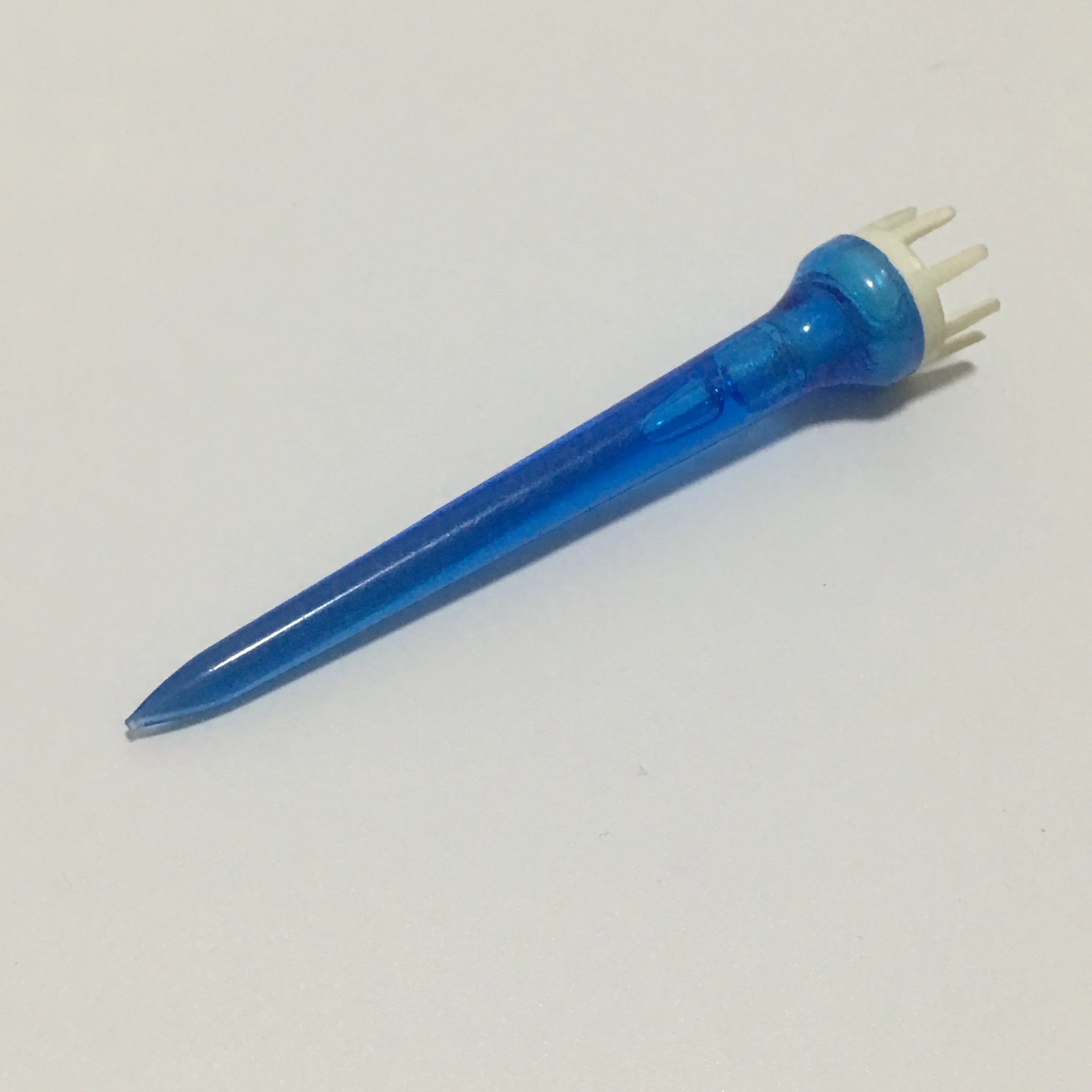 Mixed Color Plastic Crown Shape Claw Cushion Top Golf Tees