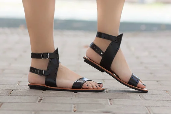 Женские сандалии из пу кожи на плоской подошве 2019