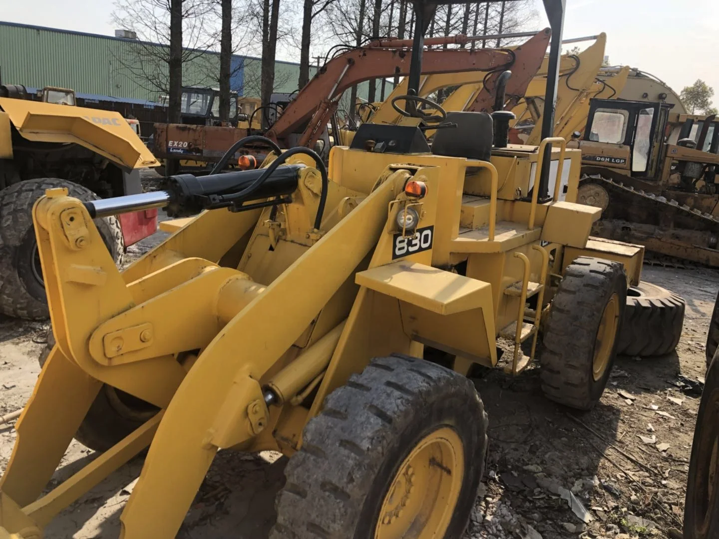 Used tcm loader 830 agricultural tractors wheel loader for sale in shanghai China