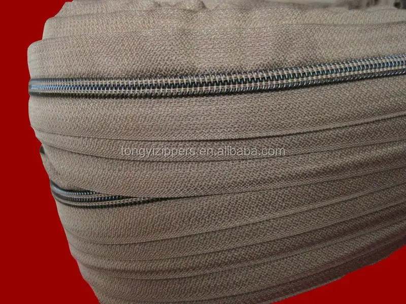 
No.8 nylon long chain zipper for cd case 