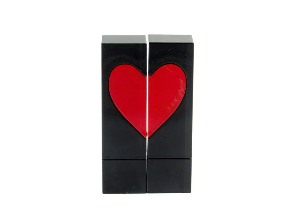 Wholesale Cosmetic creative heart-shape pattern empty lipstick tube Square plastic lipstick container packaging