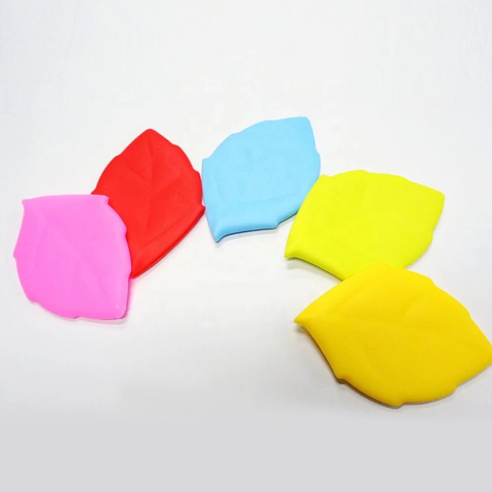 Soft Pocket Water Cup Leaf Shape Water Container Silicone Travel Folding Cup