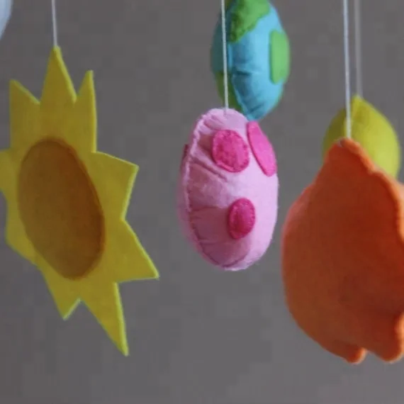 Подвесной детский мобиль ручной работы из войлока для детской кроватки с маленькой Солнечной системой из войлока