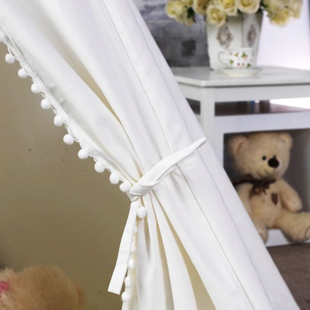 Kids White Canvas Indoor Play Teepee tent