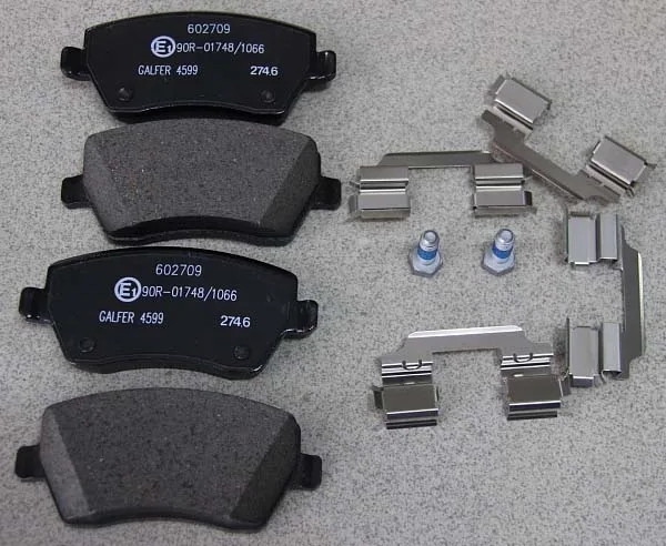 Brake Pads 410608481R / 7701208422 / 8200432336 / 4154210510 For Renault Largus / Logan K4M / K7M / K9K / D4F