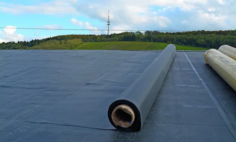 EPDM roofing membrane for single layer roof system