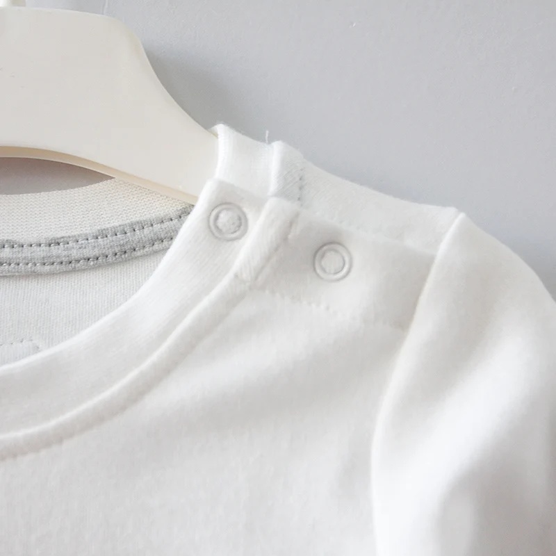 
soft and comfortable long sleeve organic cotton baby t-shirt clothes 