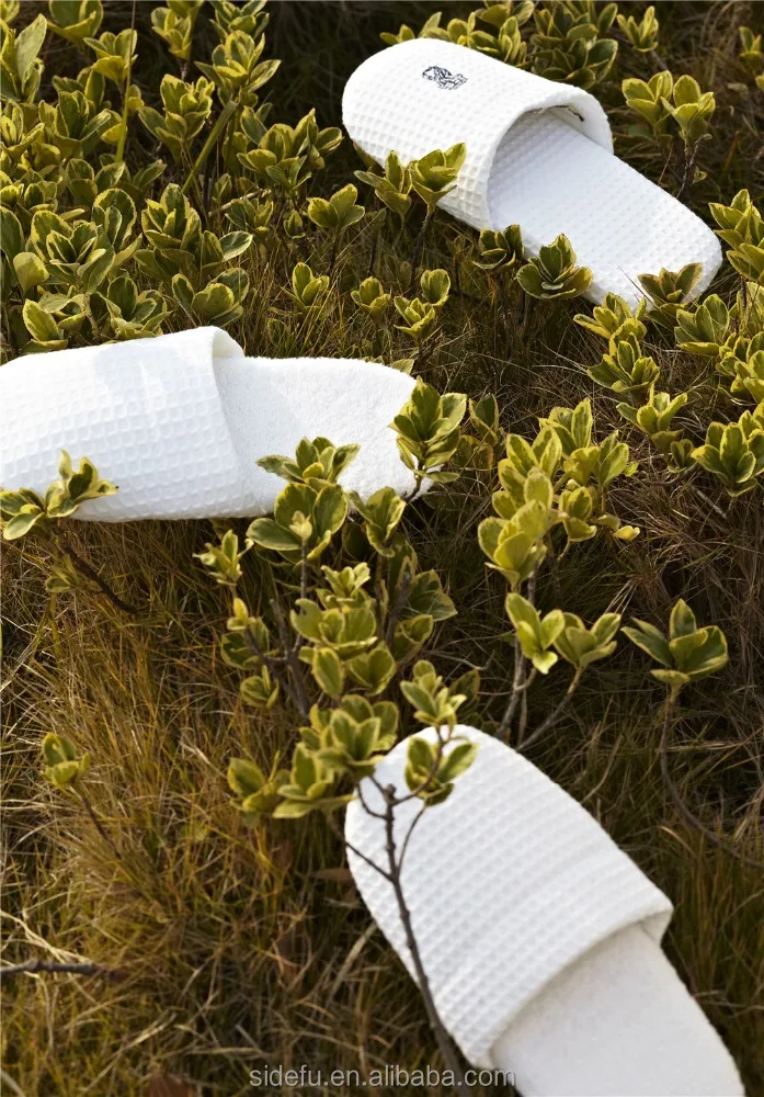 Cheap EVA Sole White Waffle Wholesale Hotel Slipper with Logo