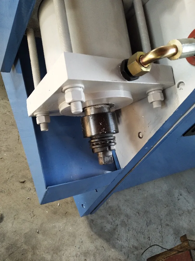 three roller through feed roller thread rolling machine