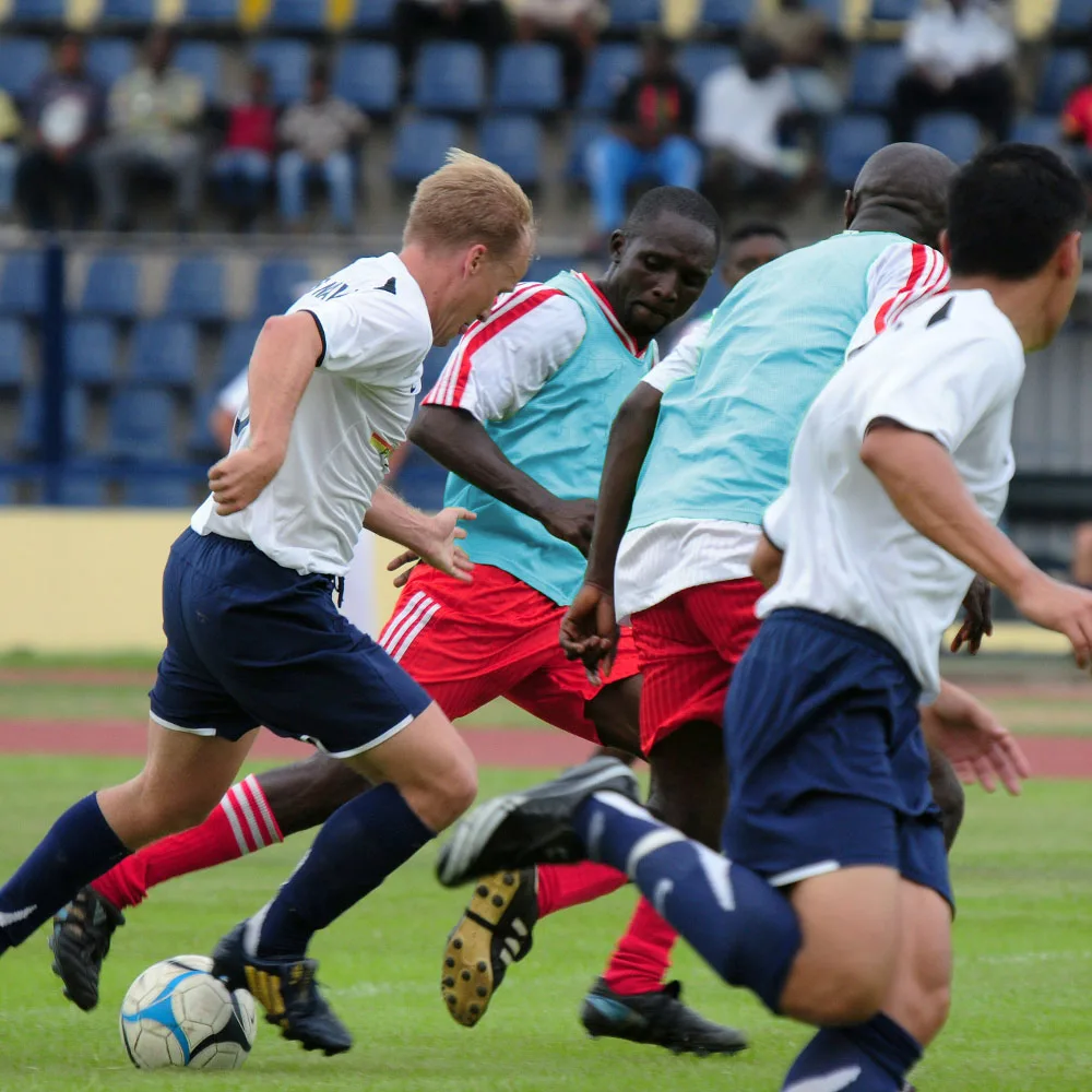 Дешевые Спортивные командные тренировочные жилеты, Спортивные Нагрудники, китайский производитель с сетчатой сумкой для хранения для взрослых и детей