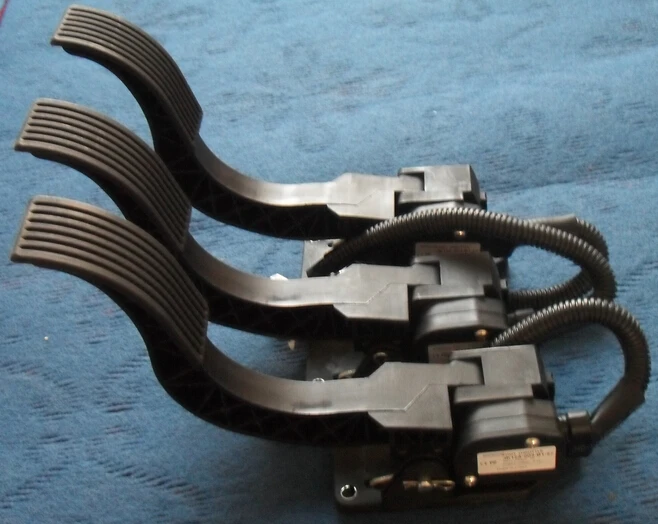 12 В вход 0-5 в выход педаль электрического акселератора 4 провода