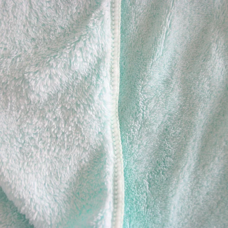 Мягкое банное полотенце из микрофибры и кораллового флиса