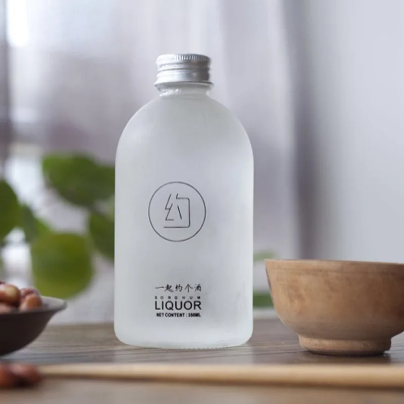 Hot sale custom logo empty boston round glass bottle for juice