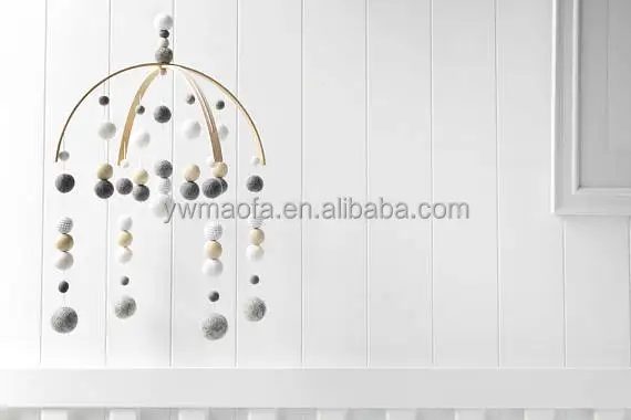 Factory-direct Wholesales Baby Nursery Mobile Kids Bed Room Felt Ball Decorations Mobile