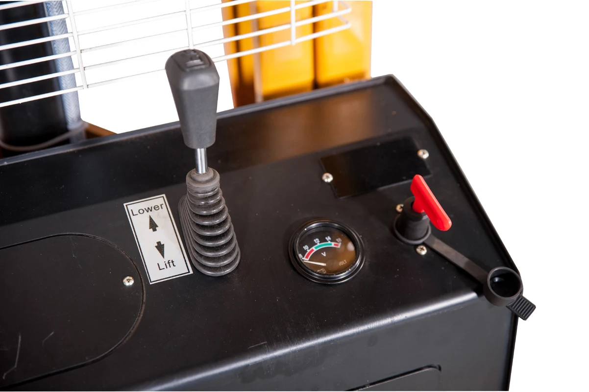 Semi-Electric Forklift Truck with straddle legs