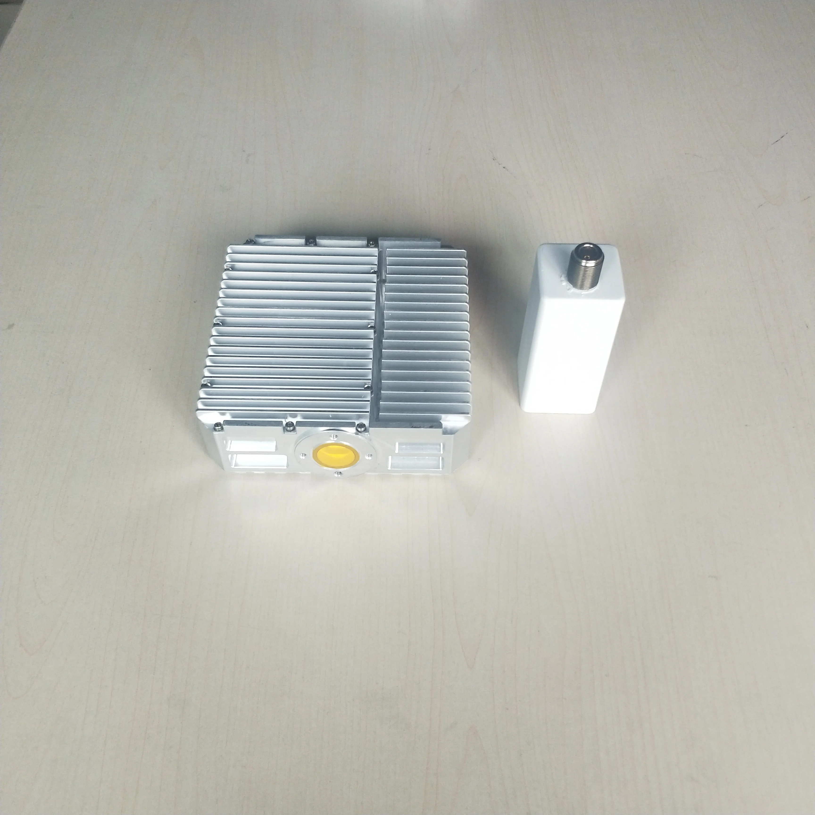 200mW/2W/4W/8W/10W/12W/15W стойка или наружная модель RF спутник ku
