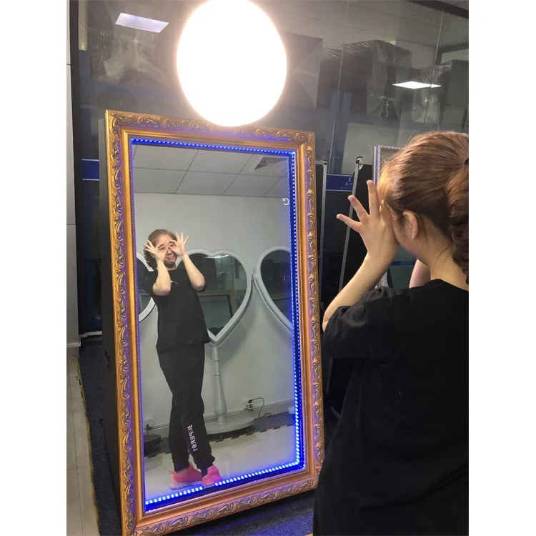 Social Photo Booth Touch Screen With Camera, Trade Show Mirror Photbooth Kiosk