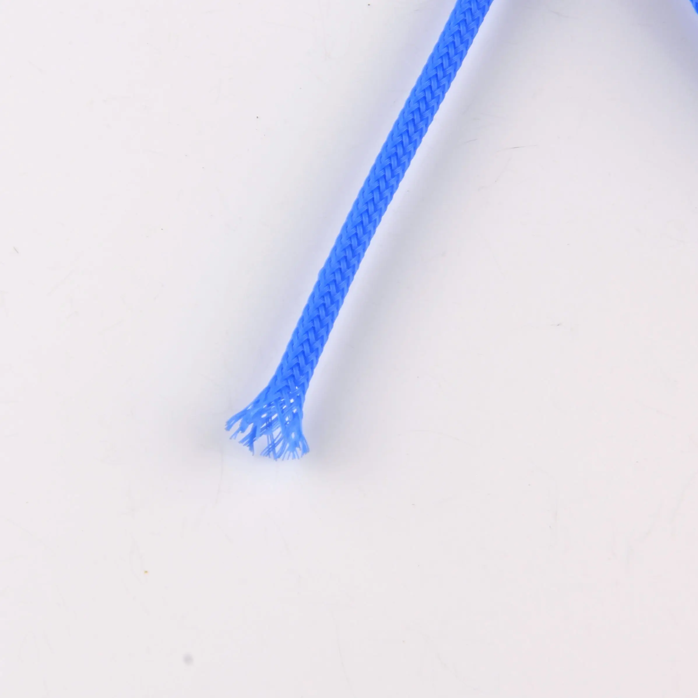 ПЭТ/нейлоновая растягивающаяся электрическая оплетка для высокопрочной кабельной обшивки