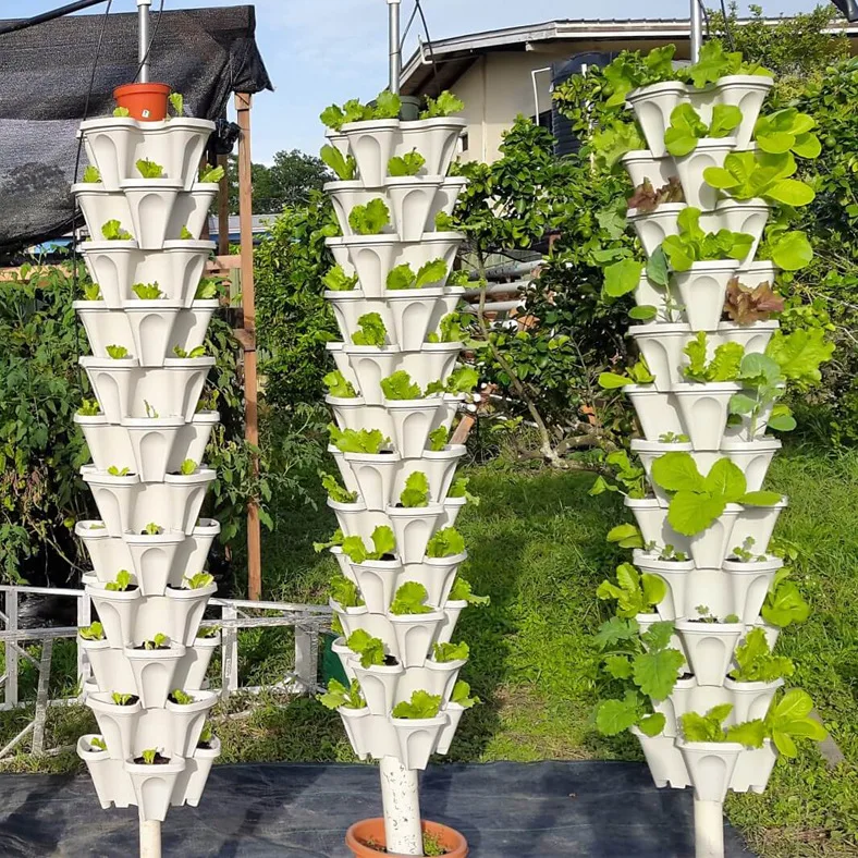Something new design balcony plastic flower pot vertical tower garden