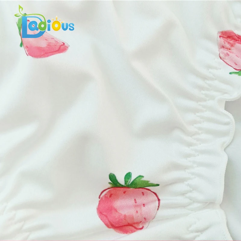 2019 Fashion Cute Strawberry Printing Sweet young Girls Underwear Women Panty