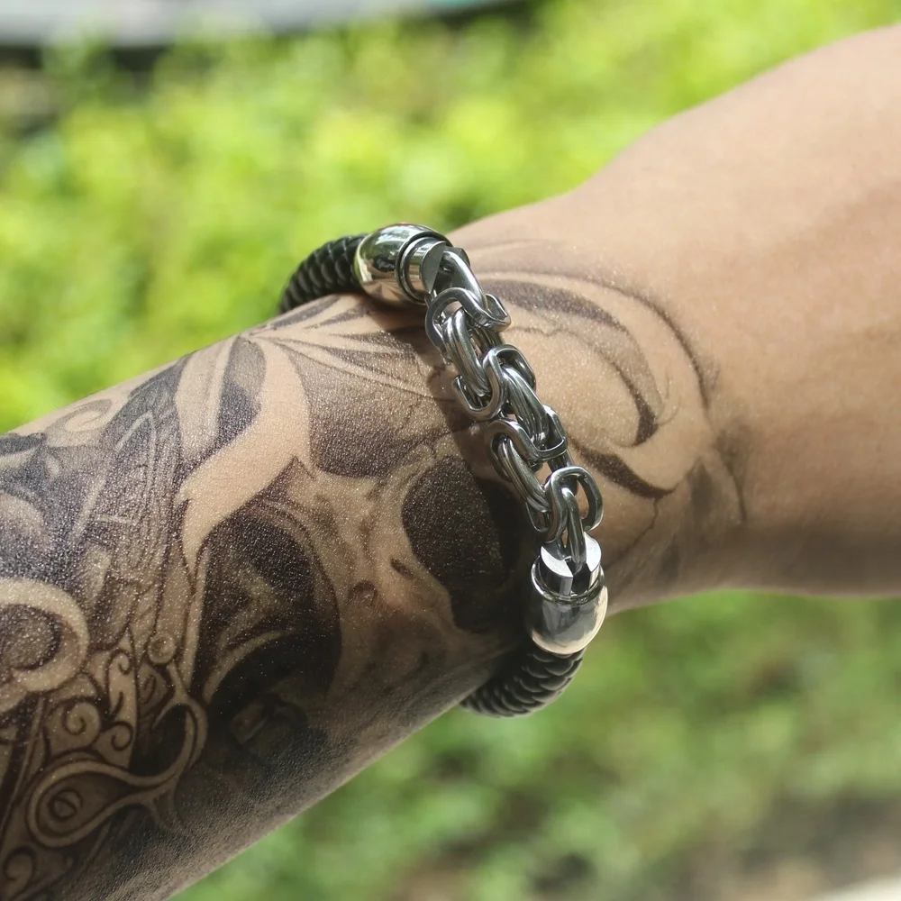 New Fashion Genuine Leather Bracelet Men Casual Classic Stainless Steel Bracelets Brand Wrap Charm Male Bracelets