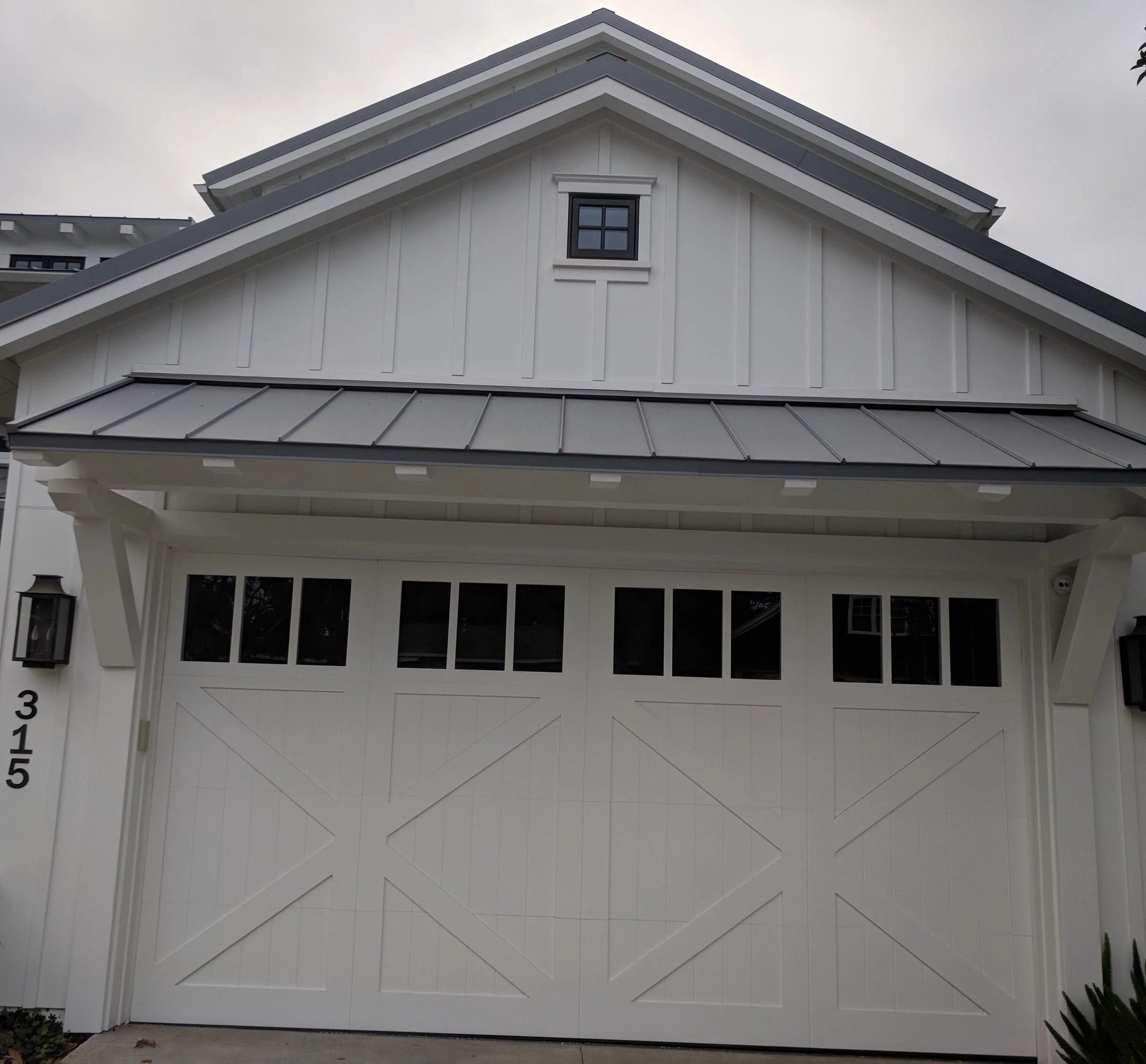 Standard size cheap wood garage door