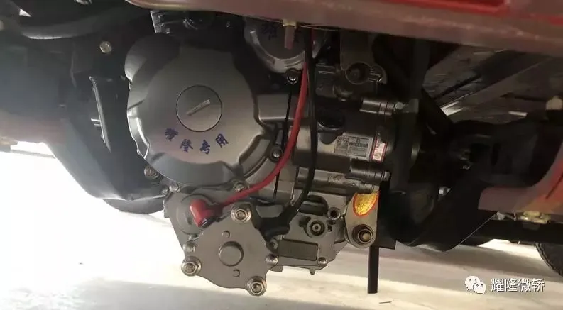 China Three Wheel Motorcycle electric tricycle cargo three wheel car closed cabin passenger tricycle 3 wheel