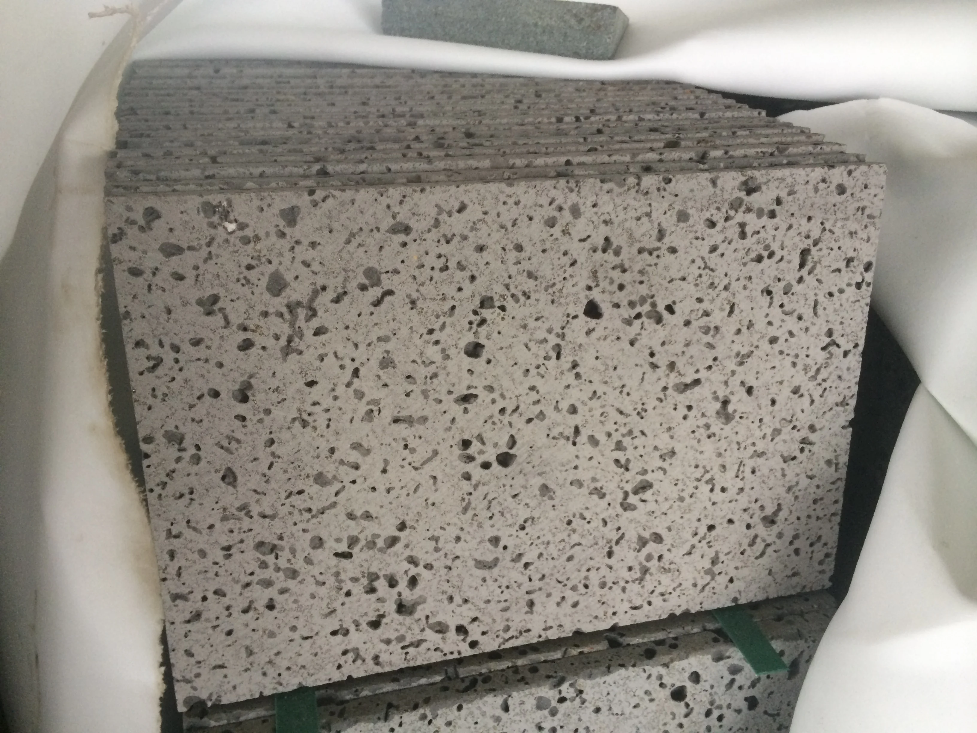 
2017 hot style Glazed lava stone countertops with good price 