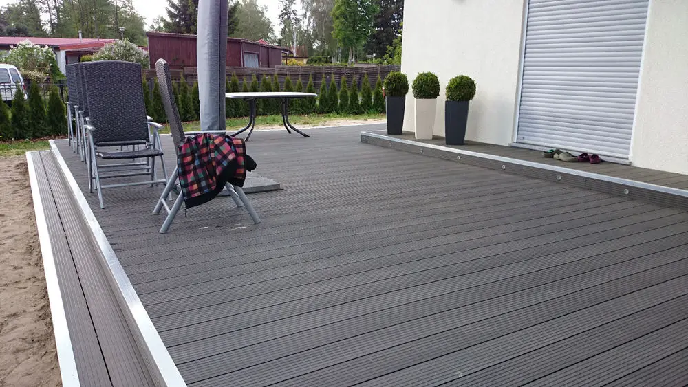 Wpc decking plank crack-resistant outdoor wpc floor outdoor artificial wood composite flooring wpc decking tiles