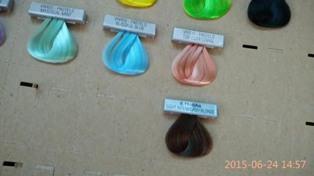 
Beauty Cosmoprof SALON HOT BEST Professional Hair Color Chart Hair Color Shade Book for Salon OEM/ODM 