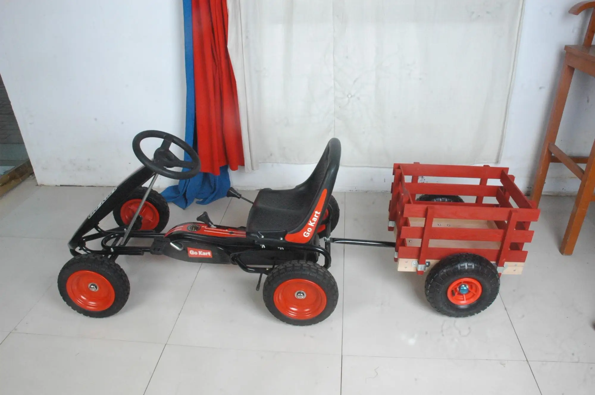 Body building and entertainment type go kart