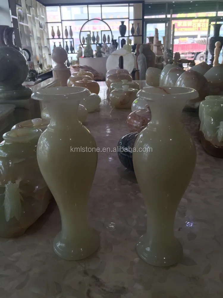 Пакистанская ваза из оникса и мрамора