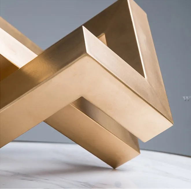 Italy style golden metal home decoration accessories sculpture