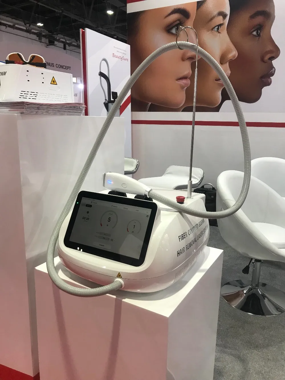 Безболезненное лазерное удаление волос 2021 гигаа/диодный лазер с 808 волокнами/лазерное