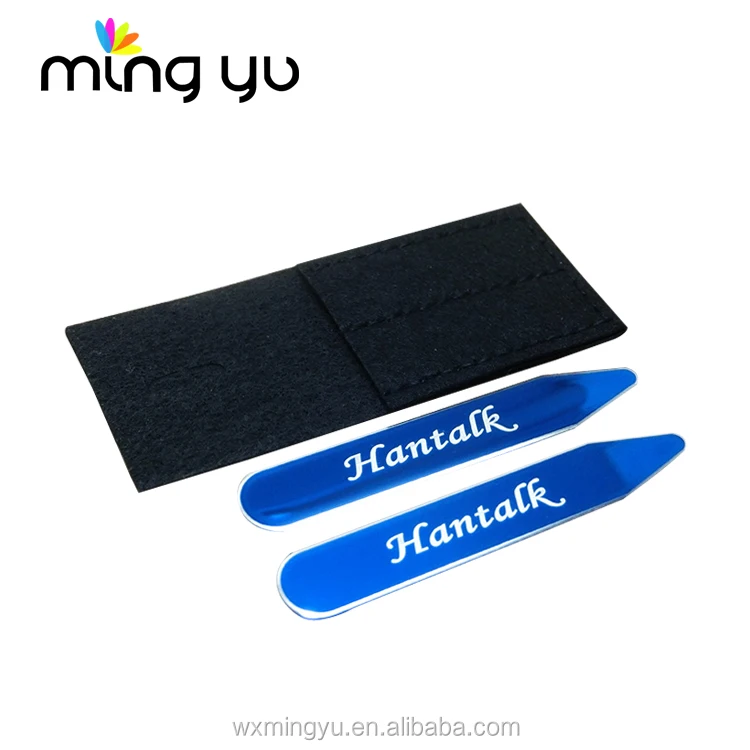 Металлический ошейник с блестящей поверхностью