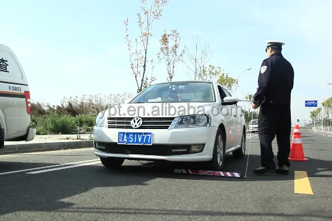 law enforcement tire deflation road barrier spike