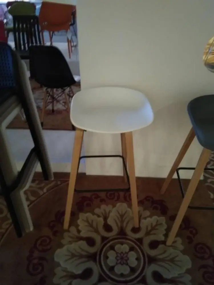 
PP-143H SOLID CHAIR WITH STEEL FRAME AND WOODEN 