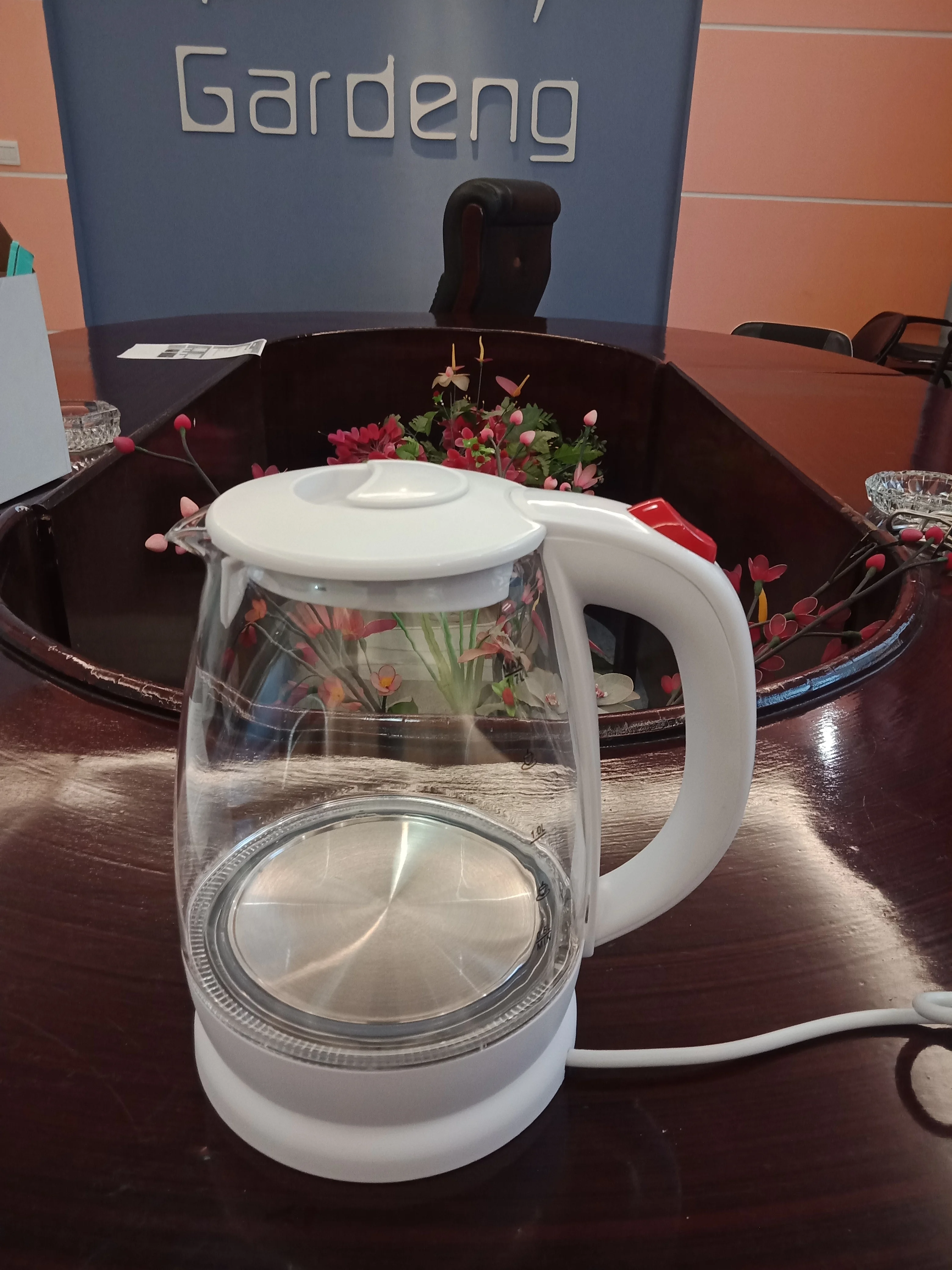 
very cheap borosilicate glass kettle with blue led light and very good quanlity . 