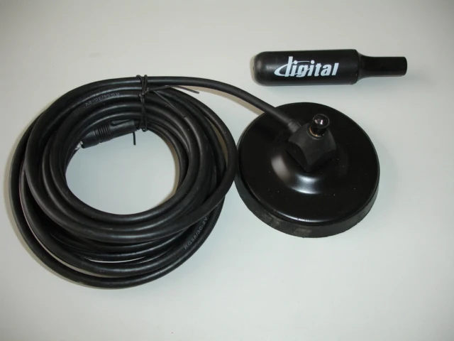 
digital HDTV antenna YB8-002 high gain digital antenna with big magnetic base 