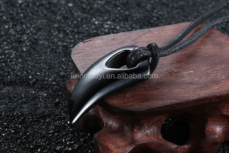 Mens Stainless Steel Wolfs Fang Pendant with Chain OX Horns Charm Necklace for Women