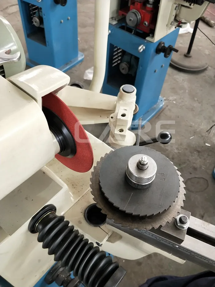 Automatic metal circular band saw blade sharpening machine