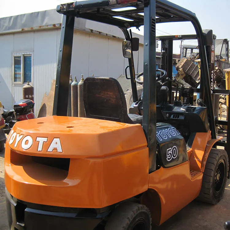 Продается вилочный погрузчик Toyota 5 тонн в Шанхае