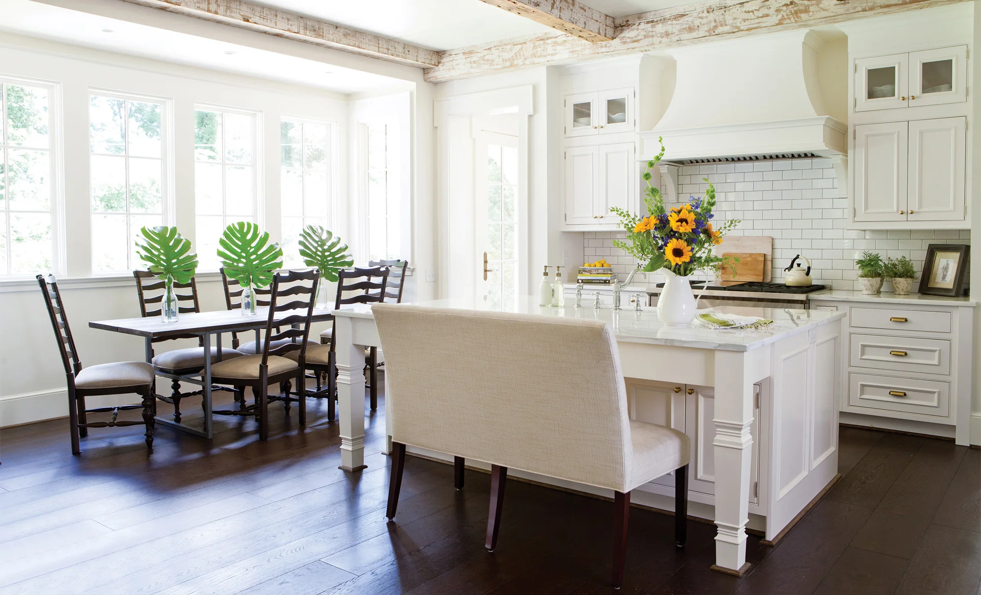2019 Light Yellow Wood Grain Melamine Cabinet Doors with Double-mesa Island Kitchen Cabinet