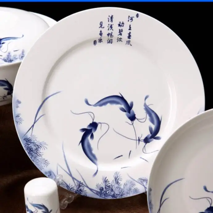 Low temperature ceramic color on glaze ceramic pigment