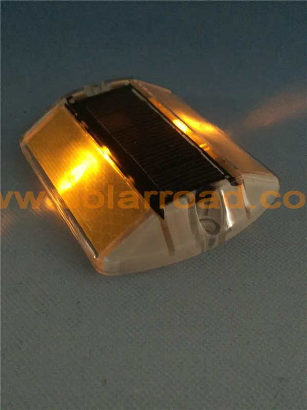 IP68 High Brightness Plastic Solar Road Studs Marker Light Cat Eyes Reflectors