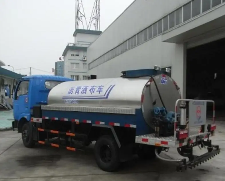 8000 liters Asphalt distributor spreader tank truck for sale